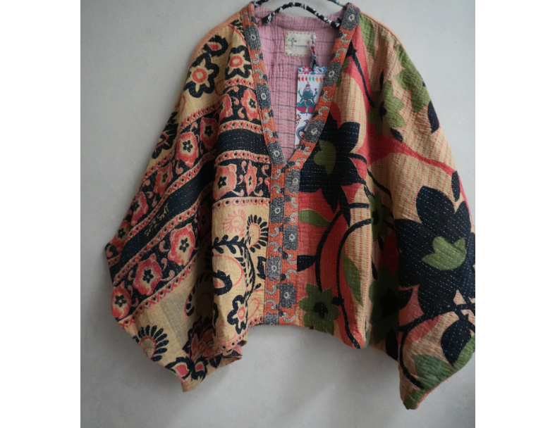 老甘達 Wings上衣 1