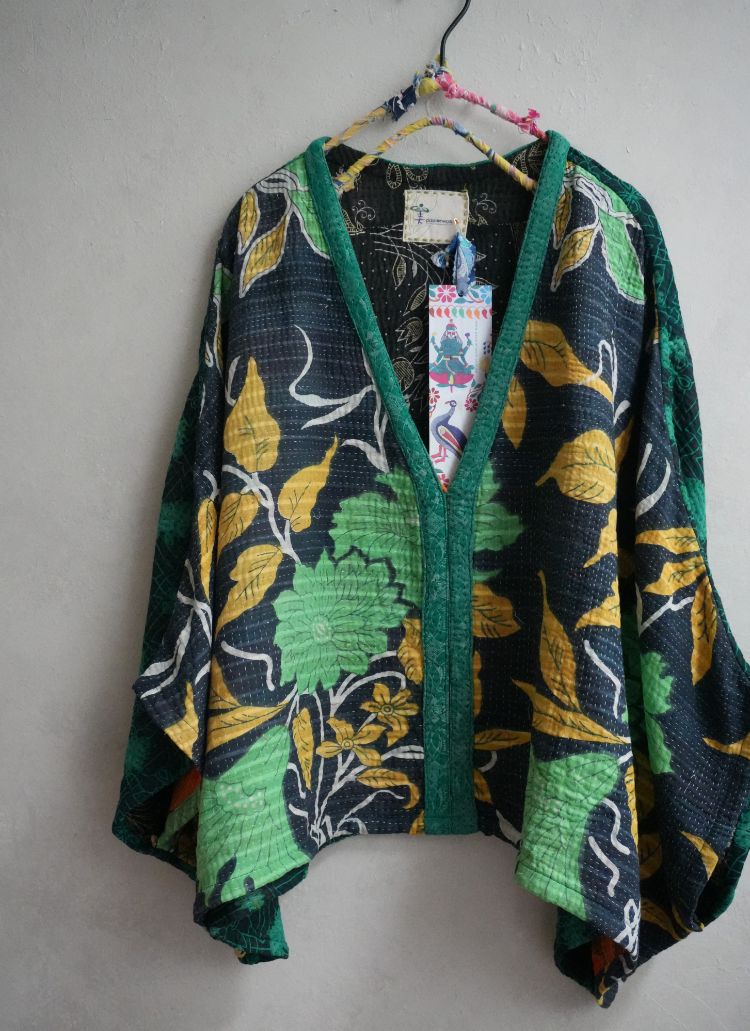 老甘達 Wings上衣