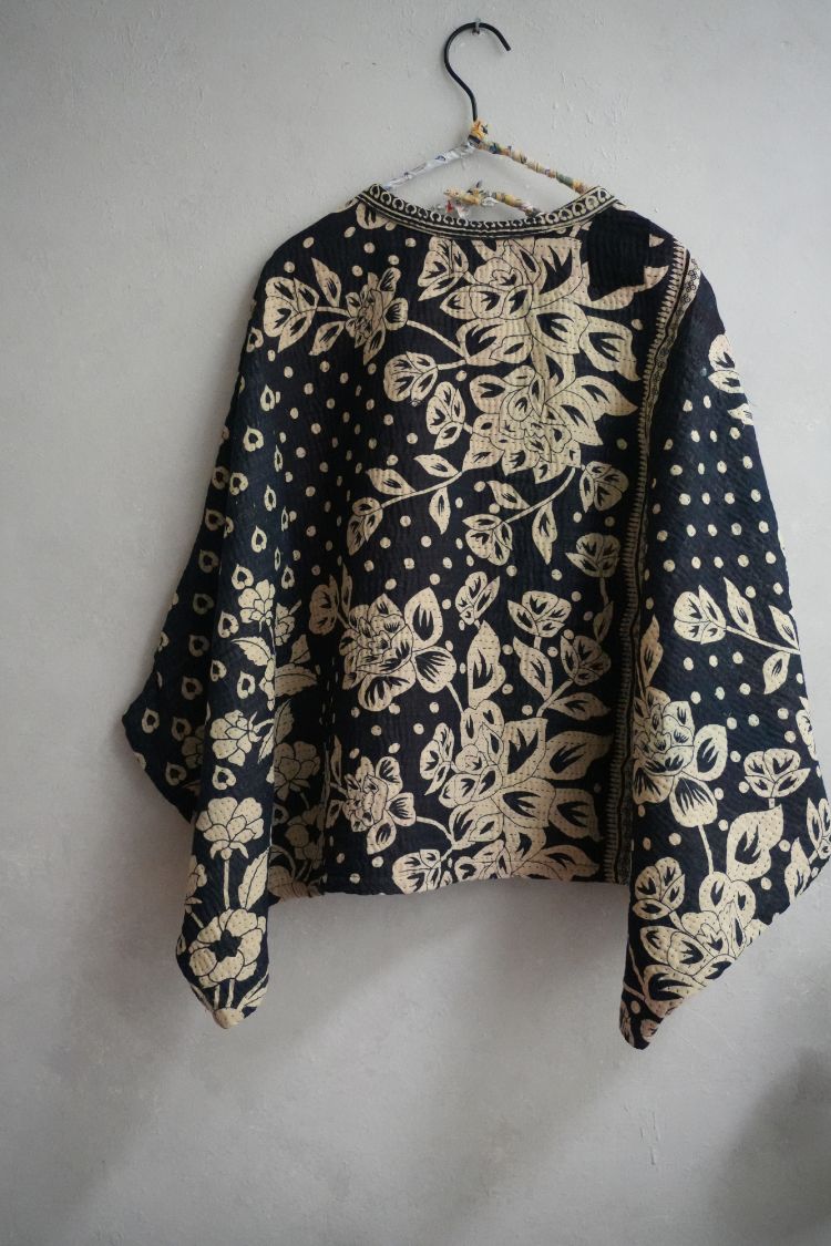 老甘達 Wings上衣